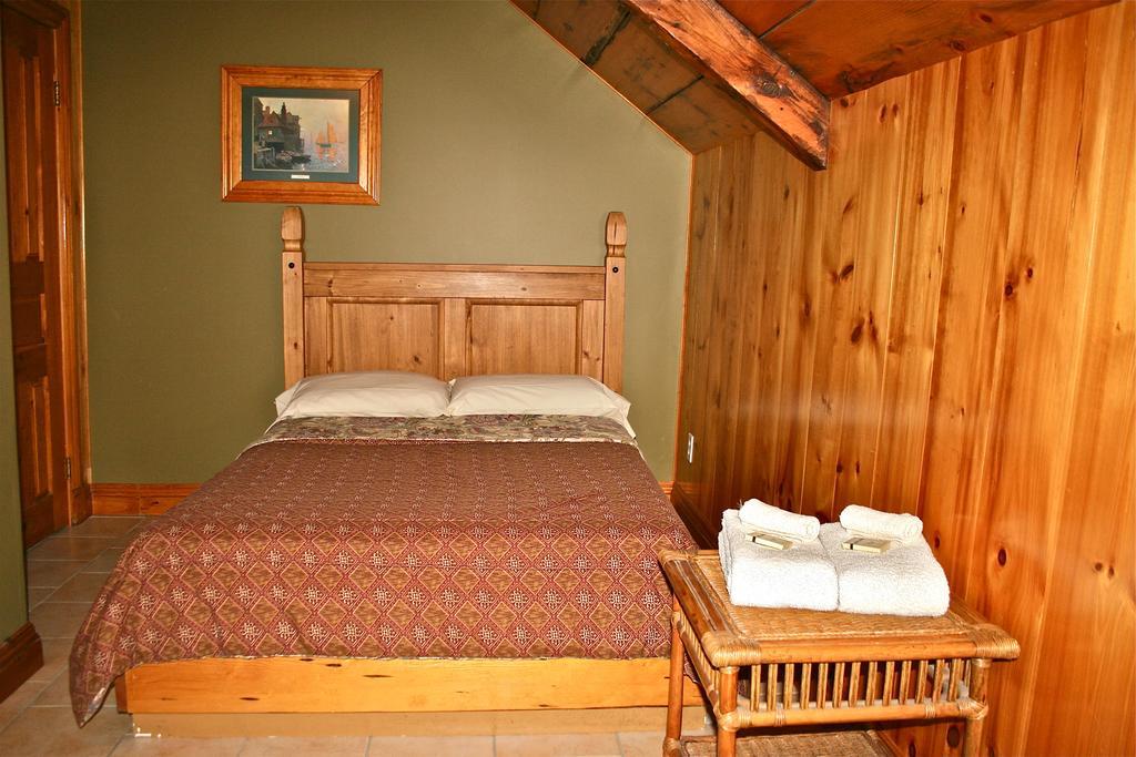 Manoir Ramezay Hotel Marieville Room photo