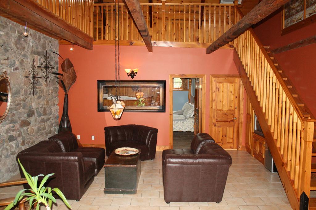 Manoir Ramezay Hotel Marieville Room photo